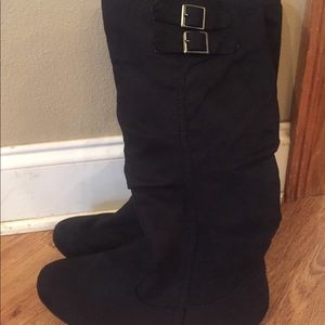 Austin black boots
